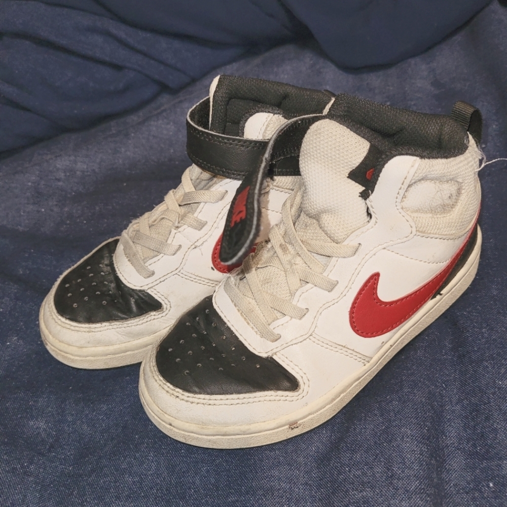 Boys shoes